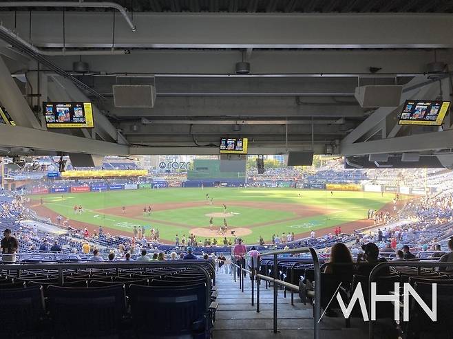 (메이저리그 경기장 모습)