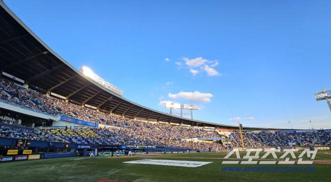 2만3750석이 매진된 잠실구장 전경. 스포츠조선DB