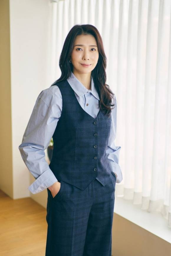 배우 김지현이 'UDT'를 통해 그동안 보여줬던 전문직에서 벗어나 새로운 얼굴을 보여줄 수 있어 행복했다고 밝혔다. /지니TV