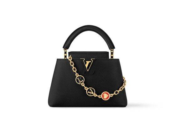 루이 비통 마이 카퓌신 백. 4가지 가죽 색상으로, 참에 원하는 글자나 문양 3가지를 골라 조합할 수 있다. 사진 루이 비통