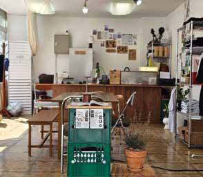 고향 예산을 테마로 한 기념품 숍.