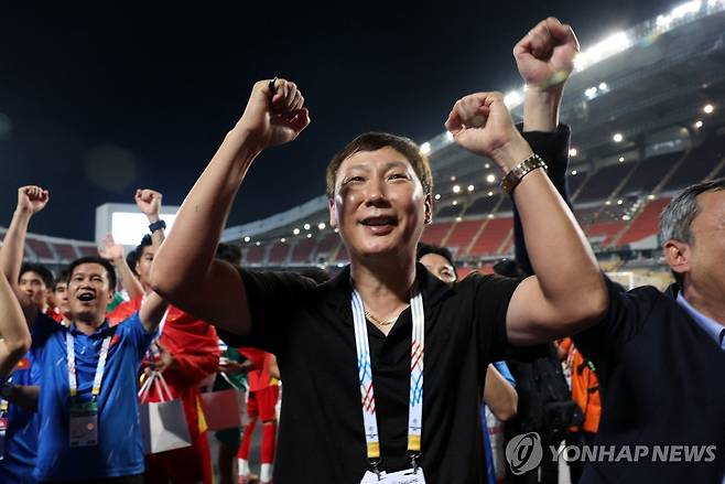 동남아시안 게임 우승을 지휘한 김상식 베트남 축구대표팀 감독.  [로이터=연합뉴스]