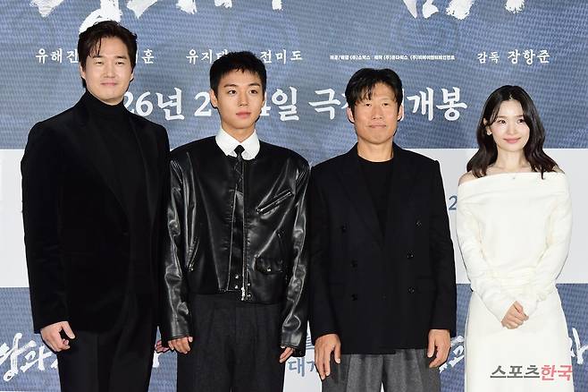 영화 '왕과 사는 남자' 제작보고회에 참석한&nbsp; 유지태, 박지훈, 유지태, 전미도. 25.12.19 ⓒ이혜영 기자 lhy@hankooki.com