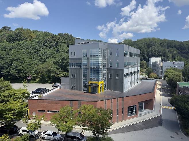 대전광역시 유성구 가정북로 26-55에 위치한 파이버프로 본사. 파이버프로 제공