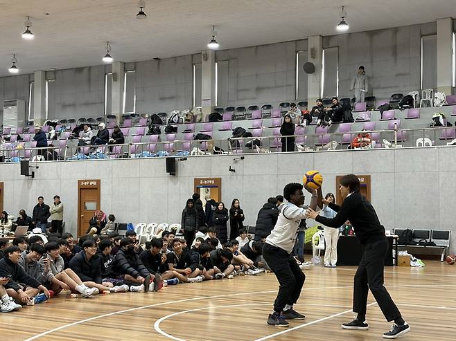 지난 6일 서울 휘문고에서 열린 2025 우지원배 3x3 글로벌 농구대회. [서울 강남구]