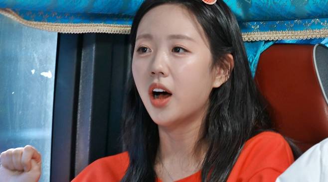 런닝맨 지예은이 촬영 중 갑작스레 찾아온 방광 이슈에 웃음을 자아냈다. /사진=SBS 런닝맨