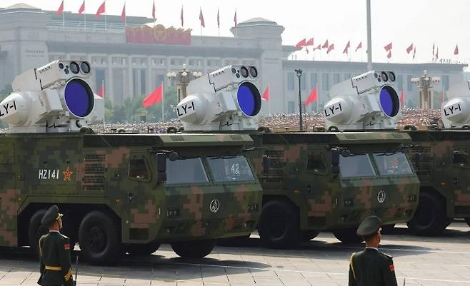 9월 중국 열병식에서 모습을 드러낸 중국의 고출력 레이저 무기 LY-1. 로이터 연합뉴스