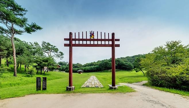 ▲ 목릉 홍살문(궁능유적본부)