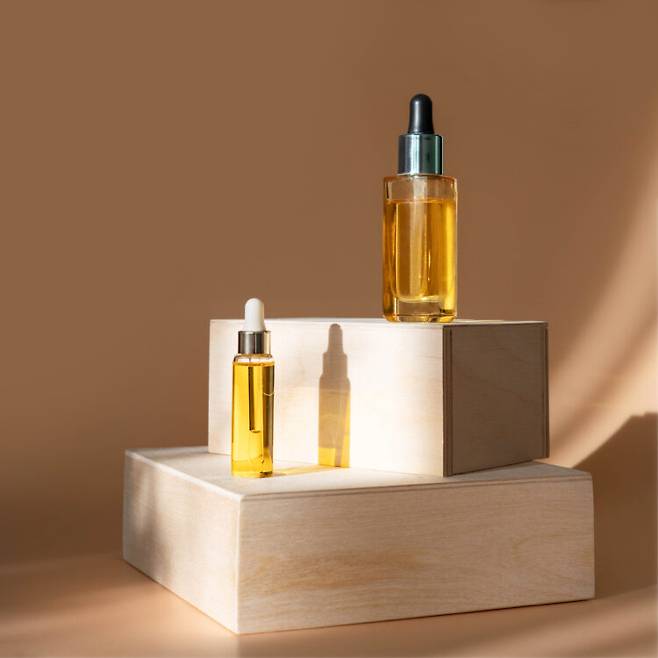 비슷해 보이는 화장품도 기능이 달라 확인해야 한다. 사진=게티이미지뱅크