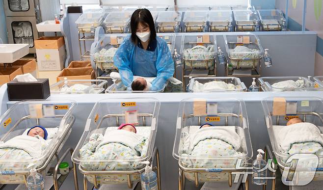 경기도 고양시 일산동구 일산차병원 신생아실의 모습. 2025.8.27/뉴스1 ⓒ News1 이재명 기자
