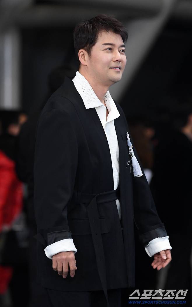 2025 KBS 연예대상이 20일 서울 여의도 KBS에서 열렸다. 전현무가 포토타임을 갖고 있다. 여의도=박재만 기자 pjm@sportschosun.com/2025.12.20/