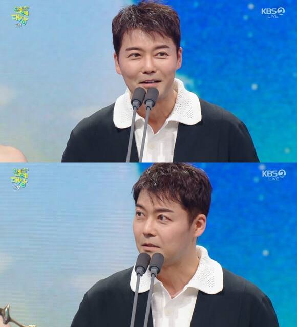 방송인 전현무가 '2025 KBS 연예대상'에서 대상을 수상했다. /방송 화면 캡처