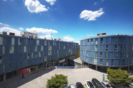 배재대는 학생 선호를 반영한 학습 공간 재구성과 장학·글로벌·취업 지원 확대를 통해 학생 중심 캠퍼스 조성에 주력하고 있다. 사진은 배재대 국제언어생활관 전경. 배재대 제공