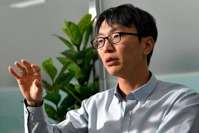 정희원 서울건강총괄관이 9월 19일 서울 중구 서울시청에서 한국일보와 인터뷰를 하고 있다. 한국일보 자료사진