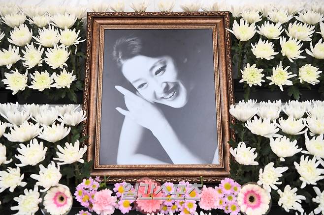 故 윤석화의 빈소가 19일 서울 신촌세브란스병원 장례식장 특1호실에 마련됐다. <사진=사진공동취재단> /2025.12.19/