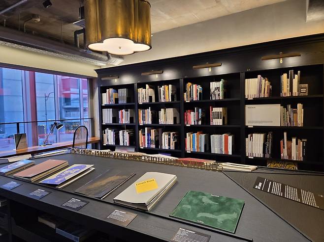 Hyundai Card Art Library Itaewon-dong in Seoul (Park Yuna/The Korea Herald)