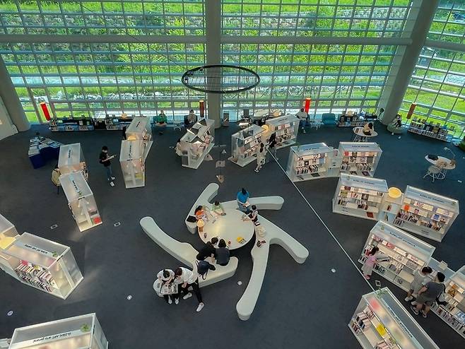 Uijeongbu Art Library (Courtesy of the library, Gyeonggi Province)