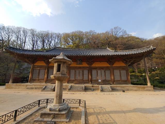 의상대사가 창건한 것으로 전하는 국보 영주 부석사 무량수전.