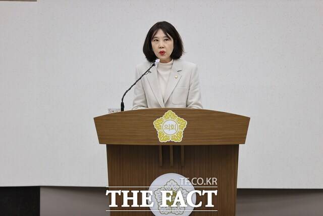 전선아 당진시의원은 19일 5분 자유발언을 통해 '아픈아이돌봄센터' 조성이 시급하다고 제안했다. /당진시의회