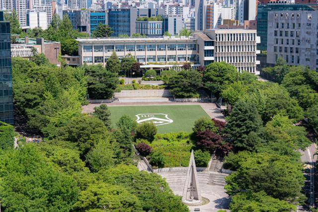 서울 마포구에 소재한 서강대학교 캠퍼스 전경.