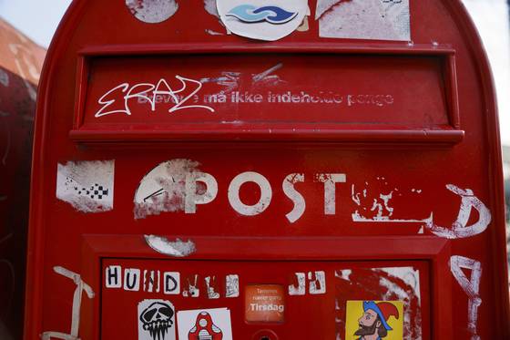 지난 3월 10일 덴마크 코펜하겐 베스터포르트역에 설치된 우체통. EPA=연합뉴스