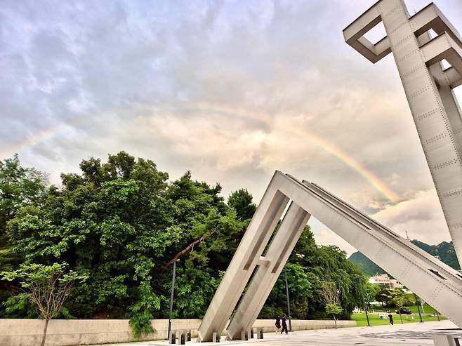서울대 정문. 사진=한국경제신문