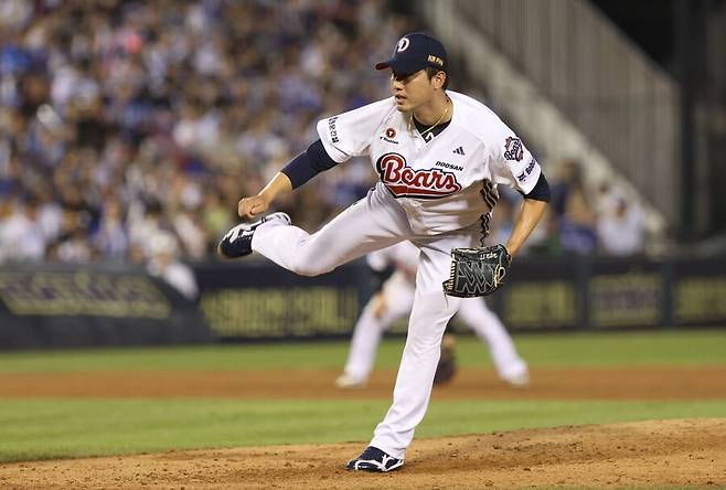 ▲ 홍건희는 두산과 남은 2년 15억 원의 계약을 포기하고 나왔지만 아직 확실한 성과를 보여주지 못하고 있다 ⓒ두산베어스