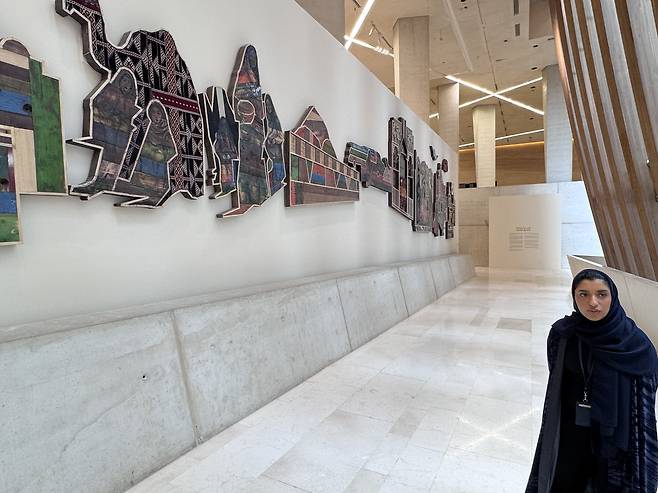 이스라 내부 박물관  (다란[사우디아라비아]=연합뉴스) 강태우 기자 = 다란 시내 아람코 본사 인근에 있는 이스라 내부 박물관 입구. 2025.12.16 burning@yna.co.kr