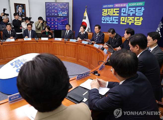 정청래 대표, 최고위서 발언 (서울=연합뉴스) 황광모 기자 = 더불어민주당 정청래 대표가 22일 서울 여의도 국회에서 열린 최고위원회의에서 발언하고 있다. 2025.12.22 hkmpooh@yna.co.kr