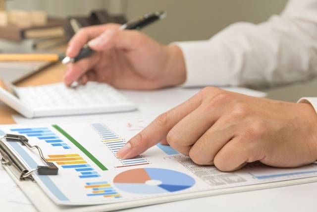 부산의 1인당 지역내총생산이 지난해 3708만원으로, 대구(3137만원)에 이어 전국에서 두번째로 적었다. 클립아트코리아