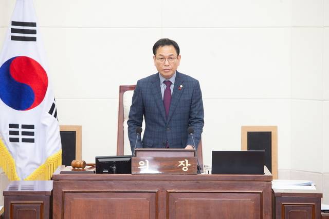 박교상 구미시의회 의장이 회의를 진행하고 있다. 구미시의회 제공