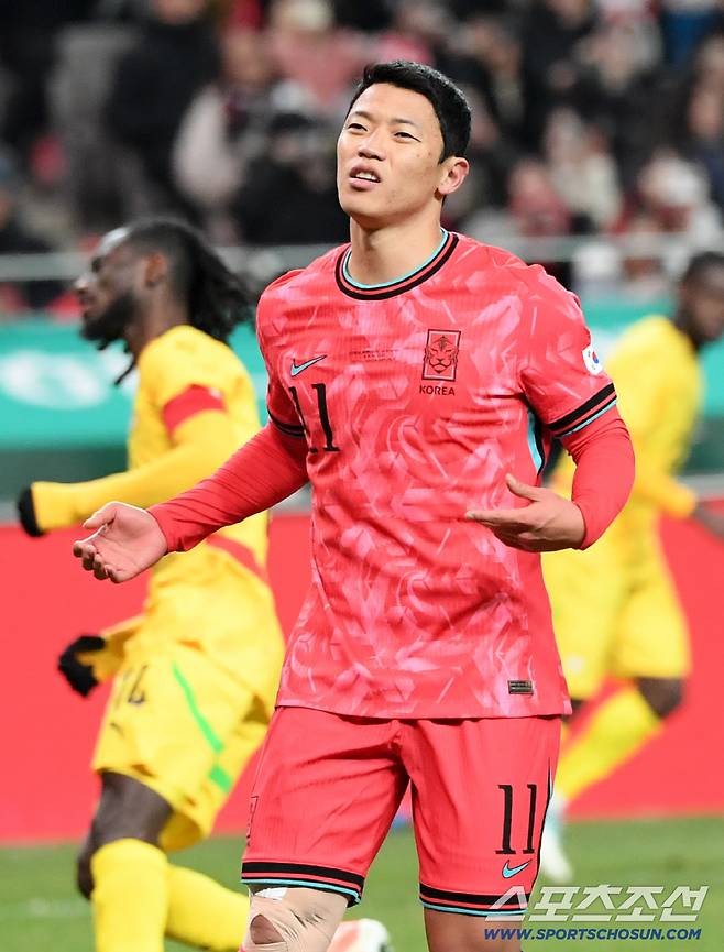 18일 서울월드컵경기장에서 열린 대한민국과 가나의 A매치 평가전. 황희찬이 페널티킥을 실축하고 있다. 상암=박재만 기자 pjm@sportschosun.com/2025.11.18/