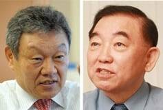 어윤대(왼쪽) 전 KB금융지주 회장과 이경재 전 KB금융 이사회 의장./조선DB