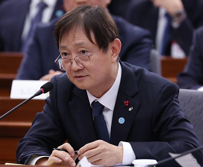 이찬진 금융감독원장이 지난 19일 금융위원회·금융감독원 등 업무 보고에서 이재명 대통령 질문에 답하고 있다. 연합뉴스
