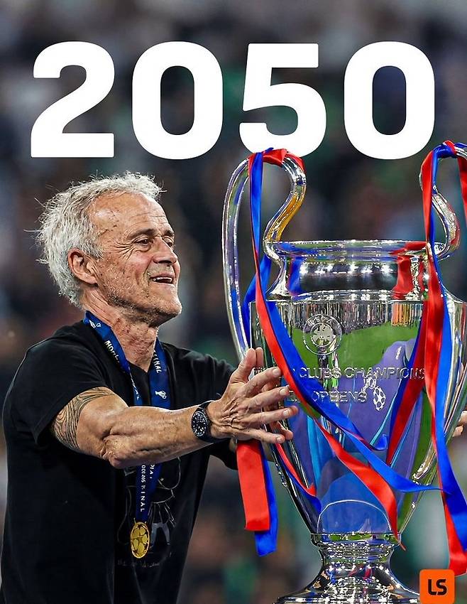 ▲ PSG는 엔리케 감독과 함께 6관왕이라는 전무후무한 역사를 새롭게 썼다. 2024-2025시즌 프랑스 리그1 우승을 비롯해 프랑스 리그컵, 프랑스 슈퍼컵, 유럽챔피언스리그, UEFA 슈퍼컵, 인터콘티넨털컵까지 거머쥐었다. 2009년 바르셀로나, 2020년 바이에른 뮌헨에 이어 역대 세 번째로 한 해에 6개의 트로피를 들어 올린 팀이 됐다. ⓒ 라이브스코어