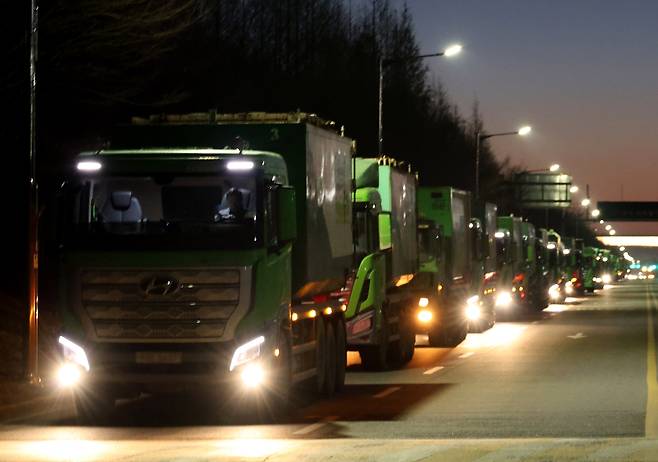 수도권매립지 생활폐기물 반입 차량 [촬영 김상연]