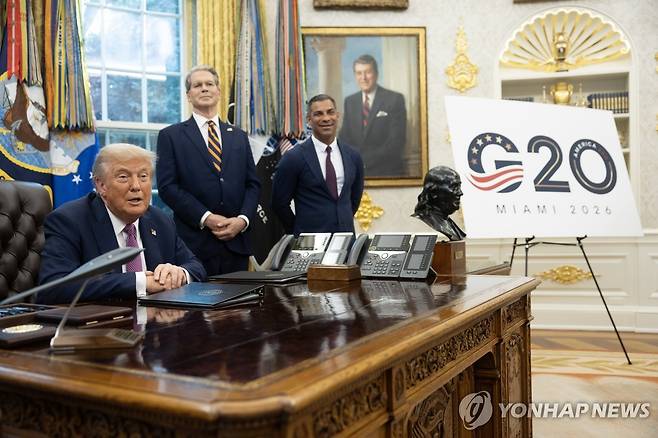 2026년 G20 정상회의를 설명하는 트럼프 미국 대통령 [EPA 연합뉴스 자료사진. 재판매 및 DB 금지]