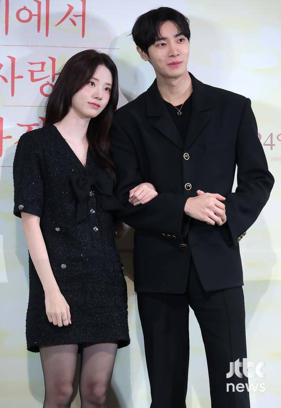 22일 오후 서울 CGV용산아이파크몰에서 영화 '오늘 밤, 세계에서 이 사랑이 사라진다 해도(이하 '오세이사')' 언론시사회가 열렸다. 김혜영 감독, 배우 추영우, 신시아가 참석했다. 박세완 엔터뉴스팀 기자 park.sewan@jtbc.co.kr