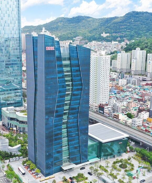 국내 증시에서 행동주의 펀드들의 움직임이 활발해지면서 주주제안도 거세지고 있다. 얼라인파트너스는 최근 BNK금융지주의 차기 회장 선임을 두고 공세에 나섰다. /BNK금융그룹