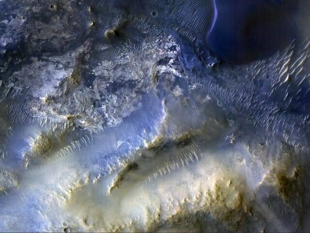 이 사진은 NASA MRO가 HiRISE 카메라로 촬영한 10만 번째 사진으로, 시르티스 메이저 지역이다. (출처=NASA/JPL-칼텍/애리조나 대학교)