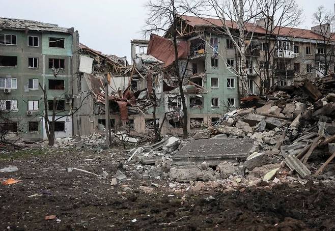 도네츠크주 도브로필리아 전선 지역에서 러시아군의 공격으로 파손된 아파트 건물. 로이터연합뉴스