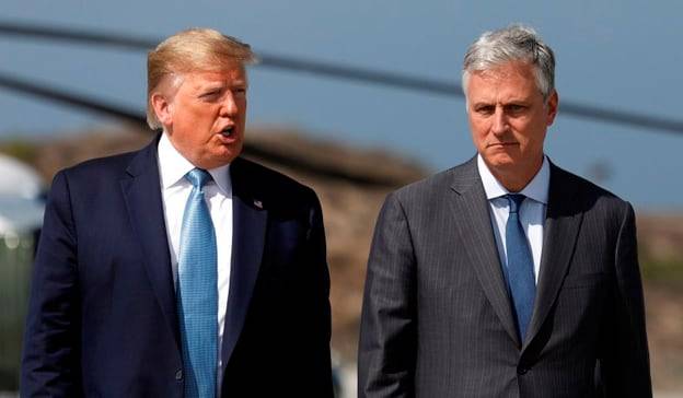 로버트 오브라이언 전 백악관 국가안보보좌관(오른쪽)과 도널드 트럼프 대통령. /연합뉴스