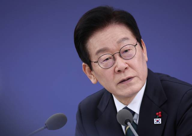 ▲ 이재명 대통령이 23일 부산 동구 해양수산부 청사에서 열린 국무회의에서 발언하고 있다. 연합뉴스