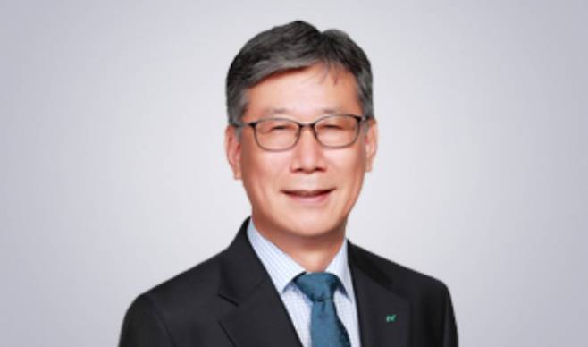 내부 직원 일탈로 대규모 개인정보 유출 사태를 겪은 신한카드가 금융감독원 출신 인사를 감사위원으로 영입하며 내부통제 강화에 나섰다. 사진은 신한카드 사내이사 겸 상근 감사위원으로 신규선임된 박영규 iM증권 감사본부 전무./사진=  iM증권 홈페이지 캡쳐