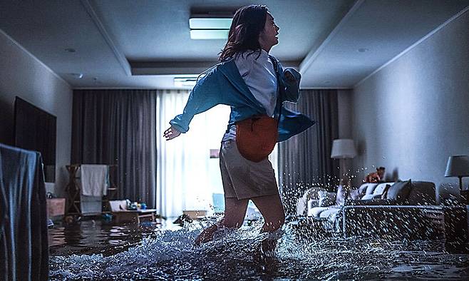 영화 ‘대홍수’ 속 한 장면. 넷플릭스 제공