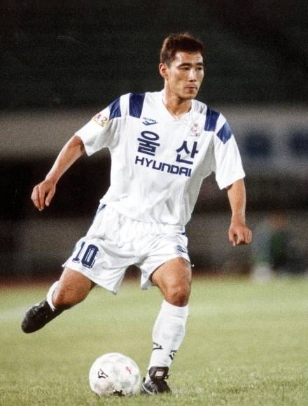 울산 현대 호랑이 축구단 시절의 김현석 감독 모습. 서울신문 DB