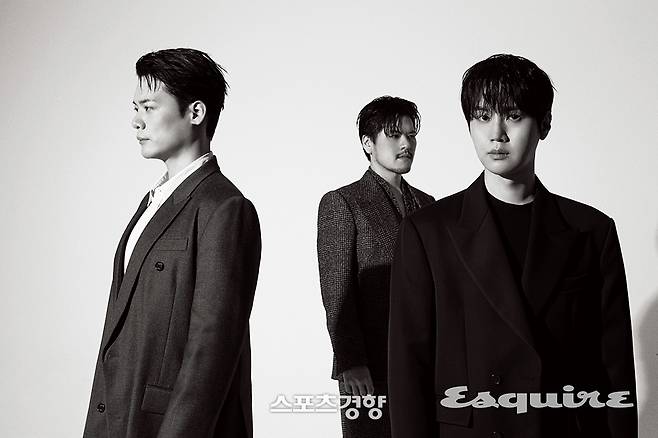 크로스오버 그룹 라포엠. 에스콰이어 제공