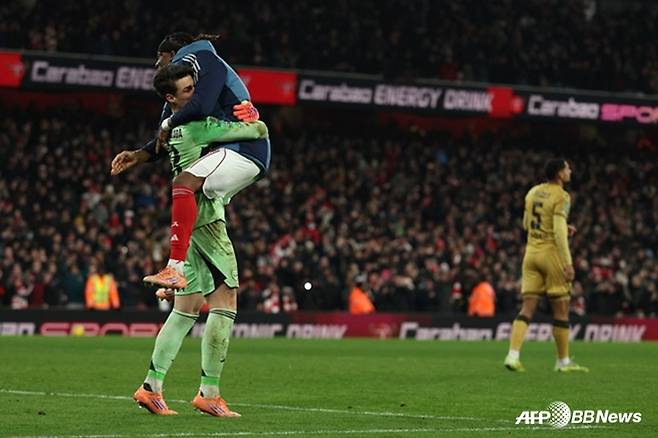 승부차기를 실축하고 돌아서는 막상스 라크루아(오른쪽)의 모습. /AFPBBNews=뉴스1