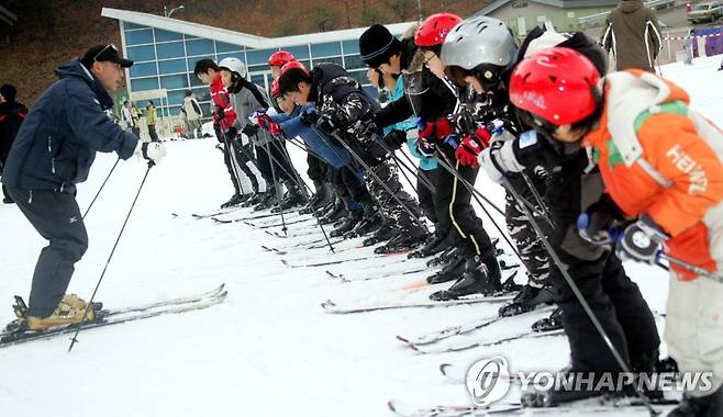 스키 교육 [연합뉴스 자료사진]