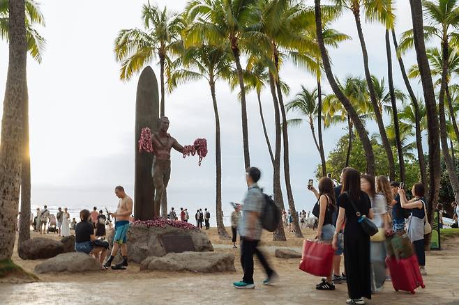 하와이에 있는 듀크 카하나모코 동상 [김울프 작가 제공]